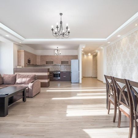 2 Bedrooms 2 Bathrooms Large And Lux Apartment Best Location يريفان المظهر الخارجي الصورة