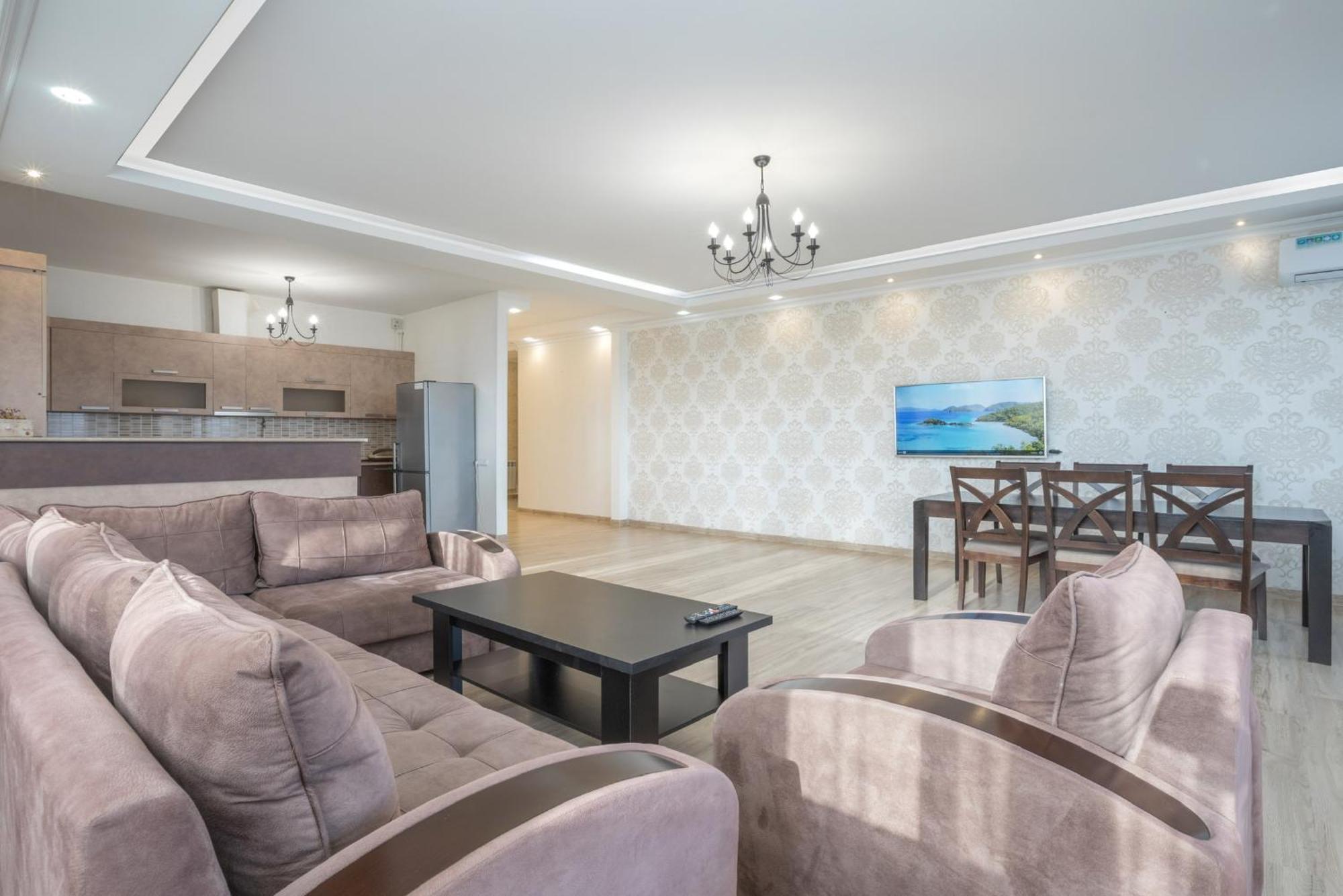 2 Bedrooms 2 Bathrooms Large And Lux Apartment Best Location يريفان المظهر الخارجي الصورة